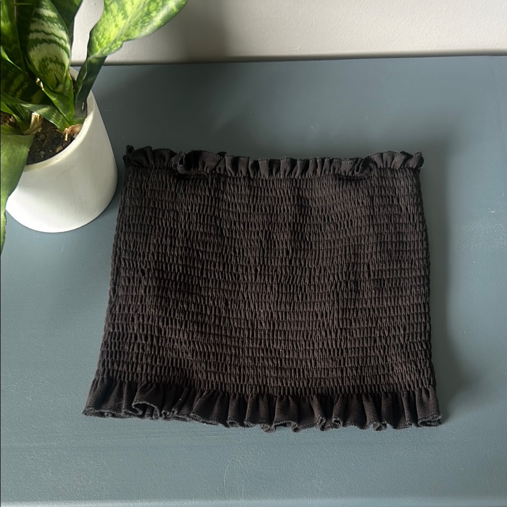 Black Ruffled Crop Top - Picture 2 of 5